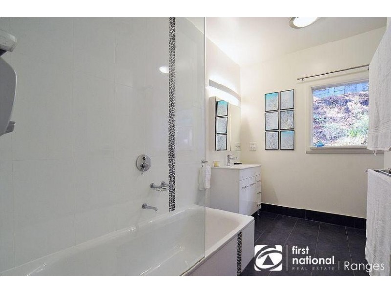 9 Dalmonte Grove, Kallista VIC 3791