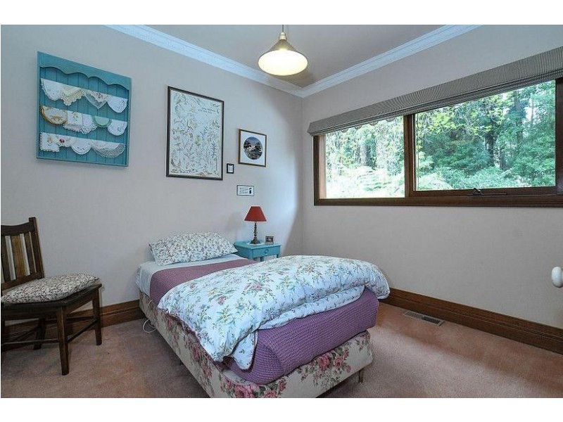 1 Kenneth Avenue, Sassafras VIC 3787