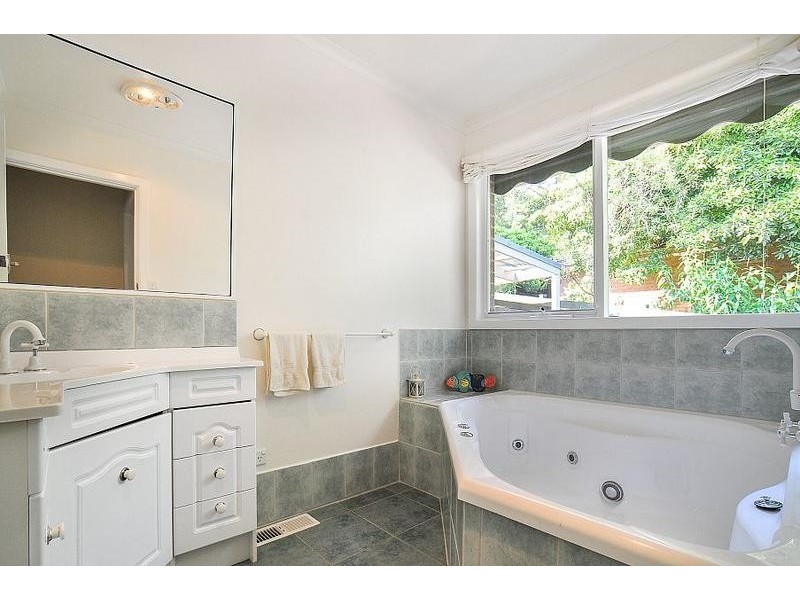 19 Leonard Street, Upwey VIC 3158