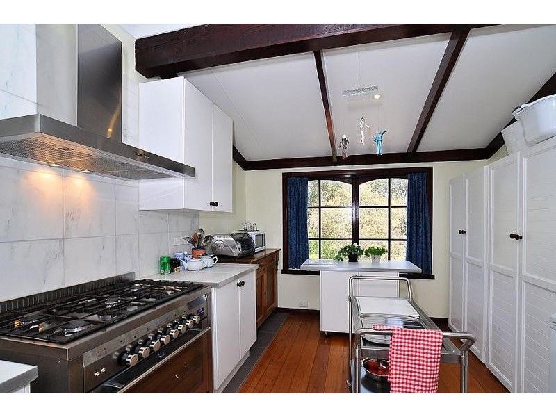 6 Mason Grove, Sassafras VIC 3787