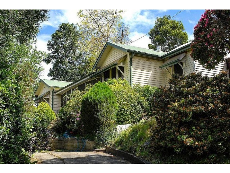 1 Chosen Avenue, Upwey VIC 3158