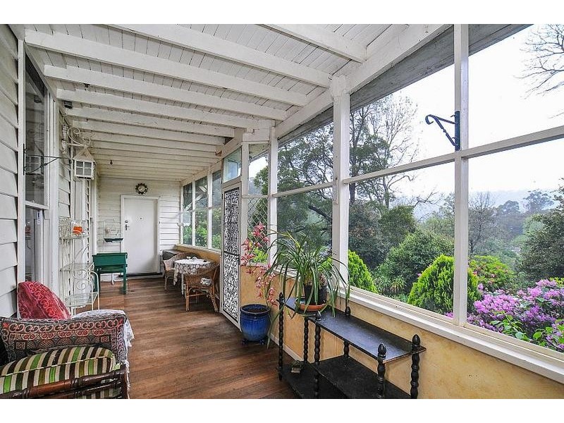1 Chosen Avenue, Upwey VIC 3158