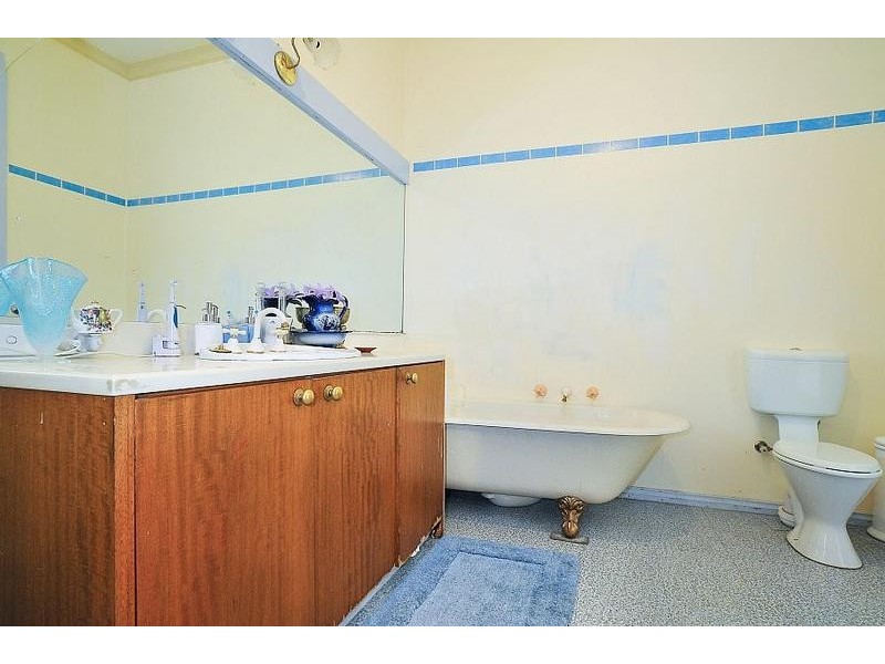 1 Chosen Avenue, Upwey VIC 3158