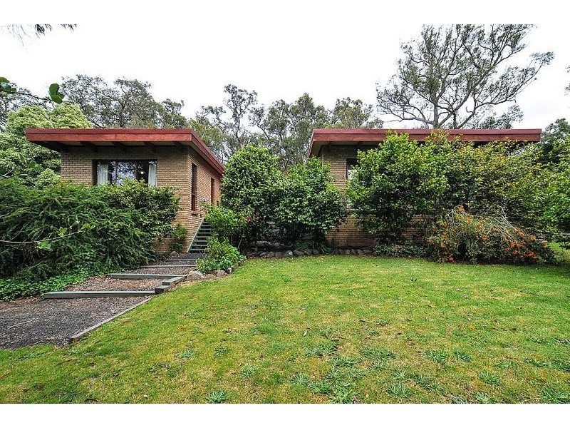 17 Heath Road, Belgrave Heights VIC 3160