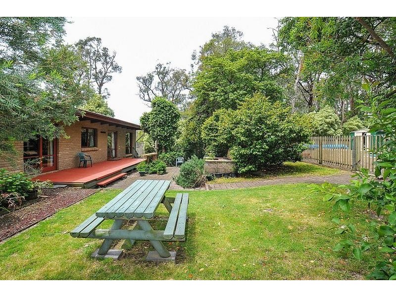 17 Heath Road, Belgrave Heights VIC 3160