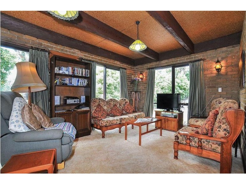 17 Heath Road, Belgrave Heights VIC 3160