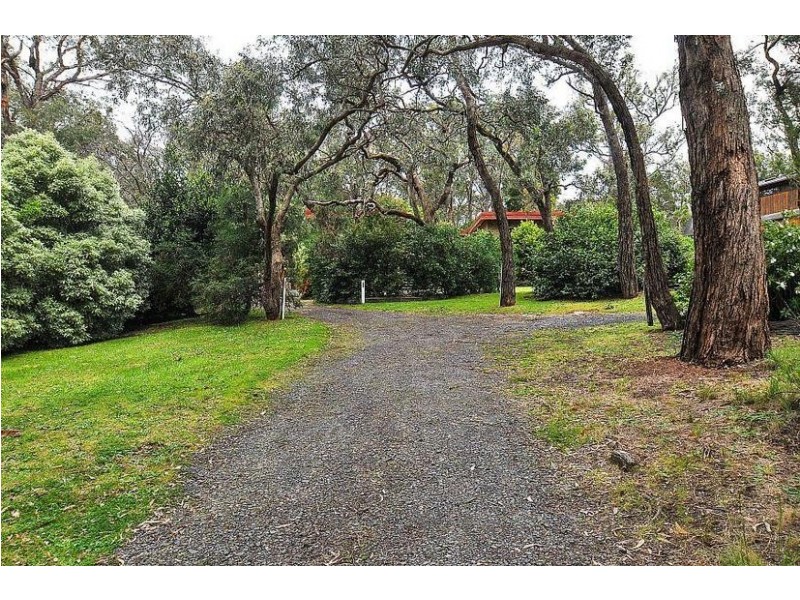 17 Heath Road, Belgrave Heights VIC 3160