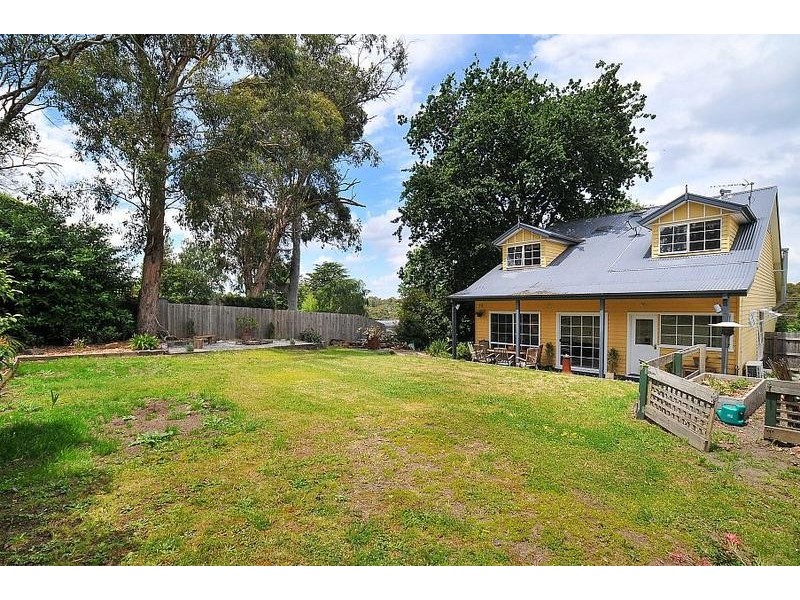 7 Thompson Road, Upwey VIC 3158