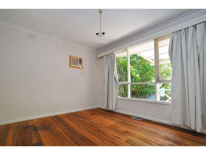 61 Alexander Avenue, Upwey VIC 3158