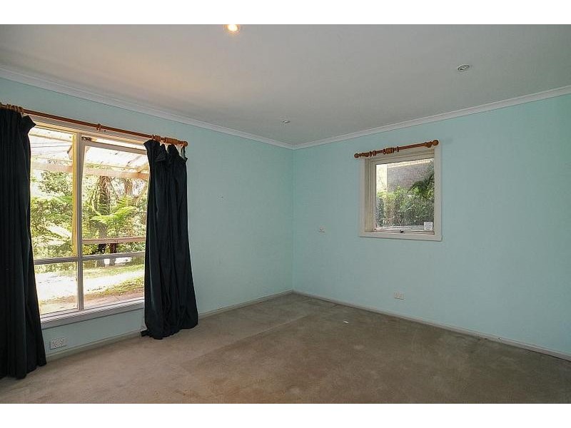 61 Alexander Avenue, Upwey VIC 3158