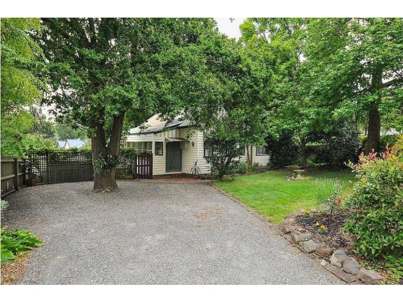 4 Morris Road, Upwey VIC 3158