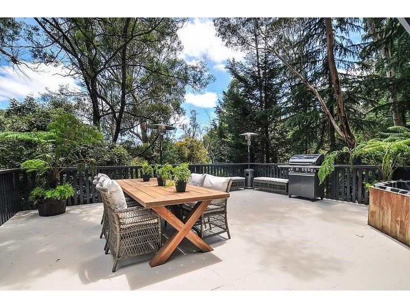 8 James Street, Selby VIC 3159