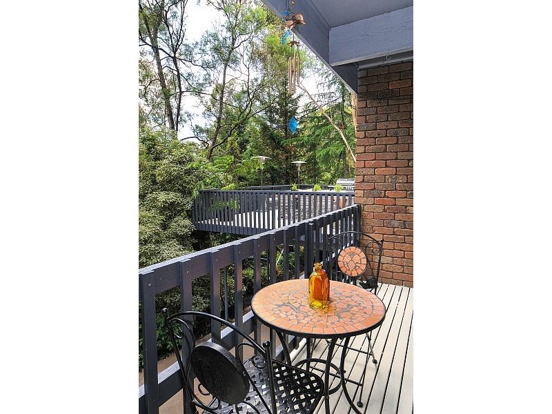 8 James Street, Selby VIC 3159