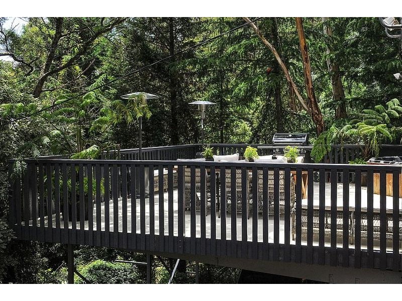 8 James Street, Selby VIC 3159