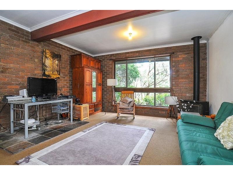 8 James Street, Selby VIC 3159