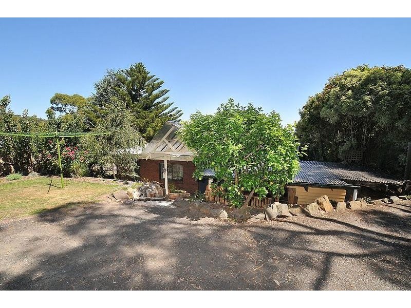 15 Fern Road, Upper Ferntree Gully VIC 3156