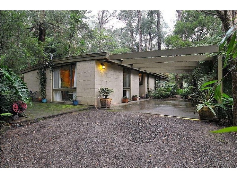 5 Woodland Grove, Selby VIC 3159