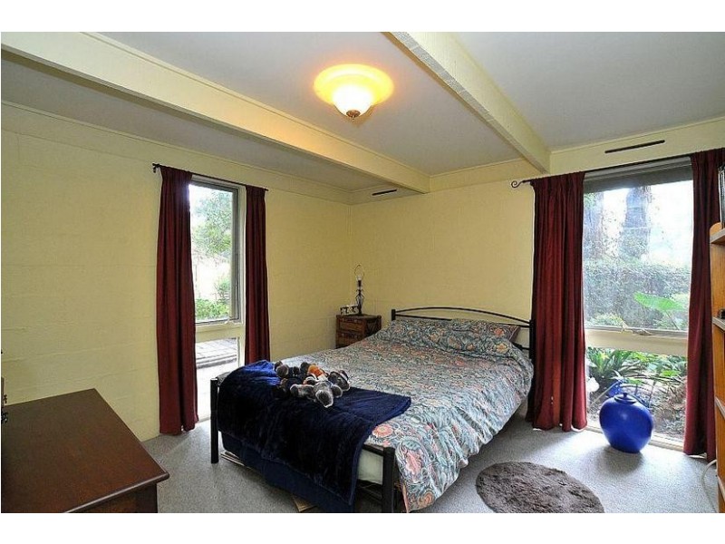 5 Woodland Grove, Selby VIC 3159