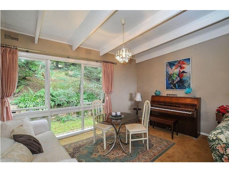 8 Kallamonda Road, Ferny Creek VIC 3786