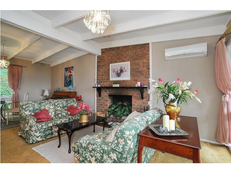 8 Kallamonda Road, Ferny Creek VIC 3786