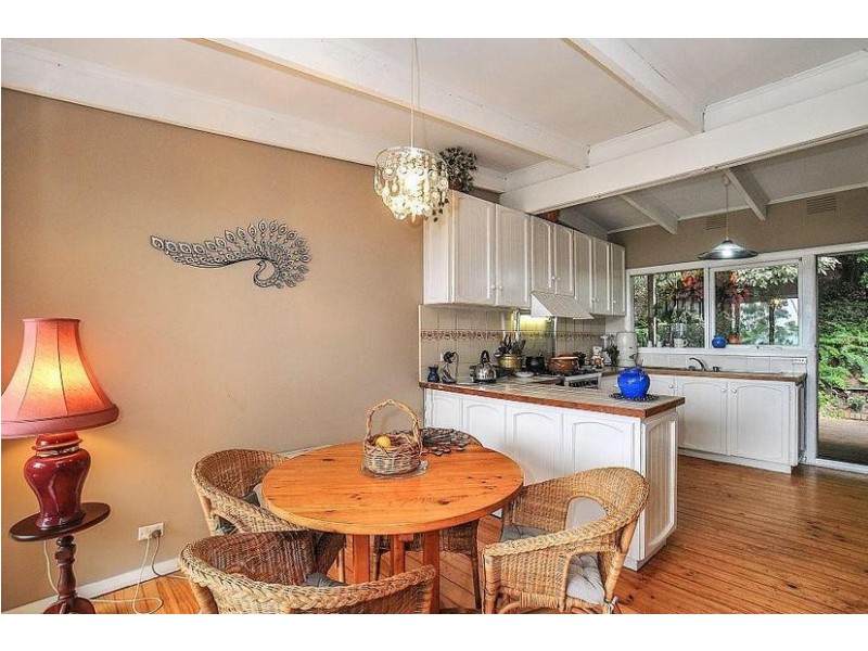 8 Kallamonda Road, Ferny Creek VIC 3786