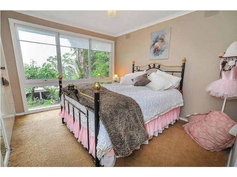 8 Kallamonda Road, Ferny Creek VIC 3786