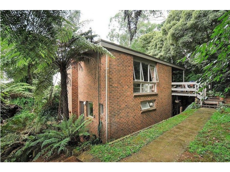 8 Kallamonda Road, Ferny Creek VIC 3786