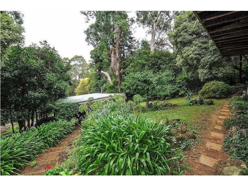 8 Kallamonda Road, Ferny Creek VIC 3786