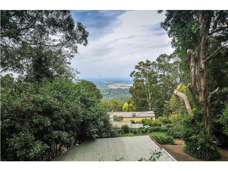 8 Kallamonda Road, Ferny Creek VIC 3786