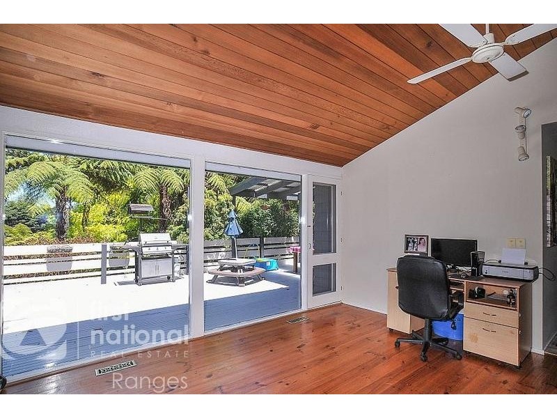 31 Hazel Grove, Tecoma VIC 3160