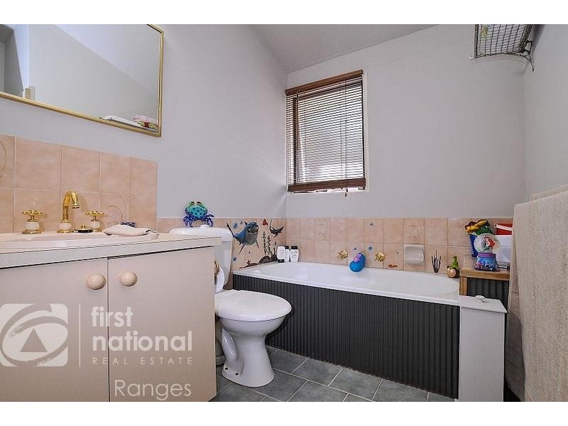 31 Hazel Grove, Tecoma VIC 3160