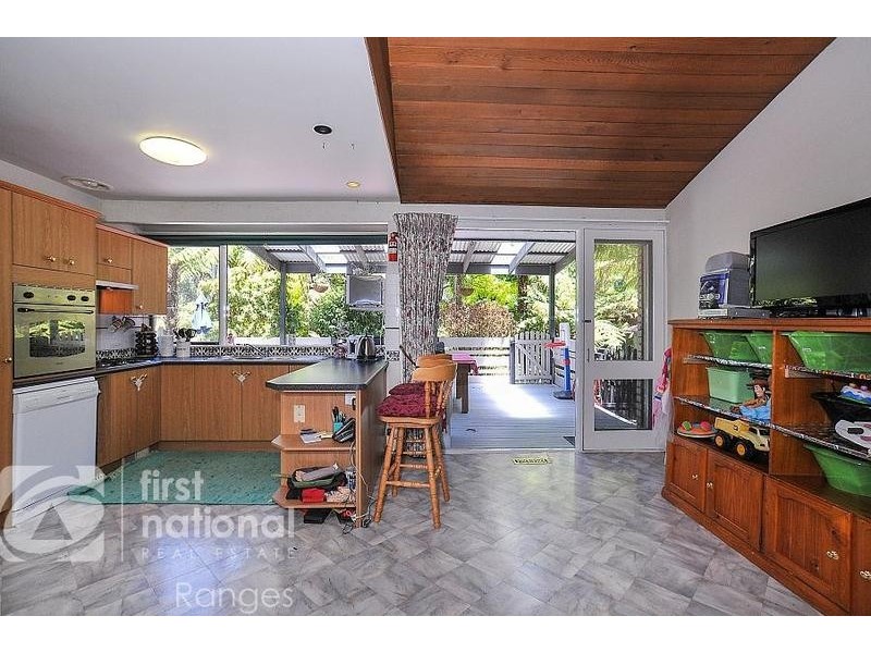 31 Hazel Grove, Tecoma VIC 3160
