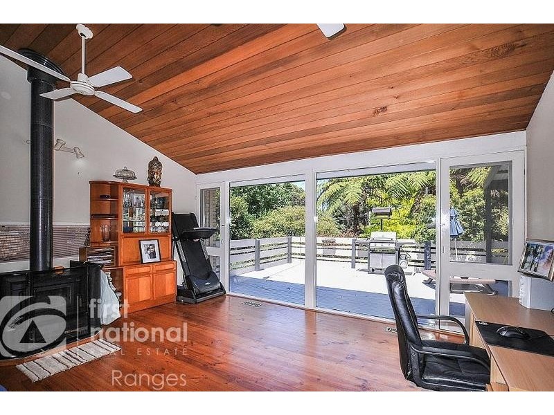 31 Hazel Grove, Tecoma VIC 3160
