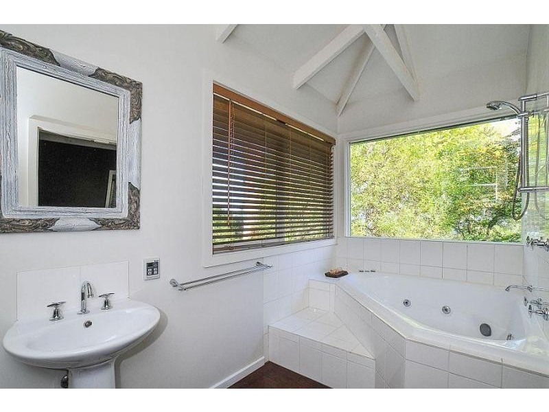 139 Mt. Dandenong Tourist Road, Ferny Creek VIC 3786