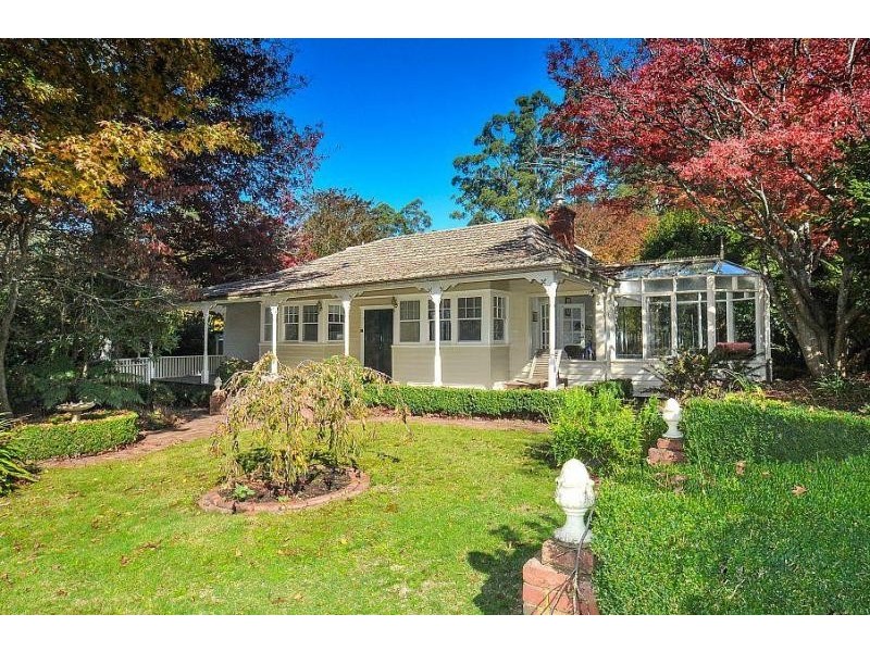 8 The Crescent, Sassafras VIC 3787