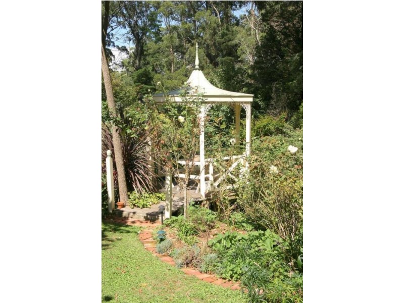 8 The Crescent, Sassafras VIC 3787