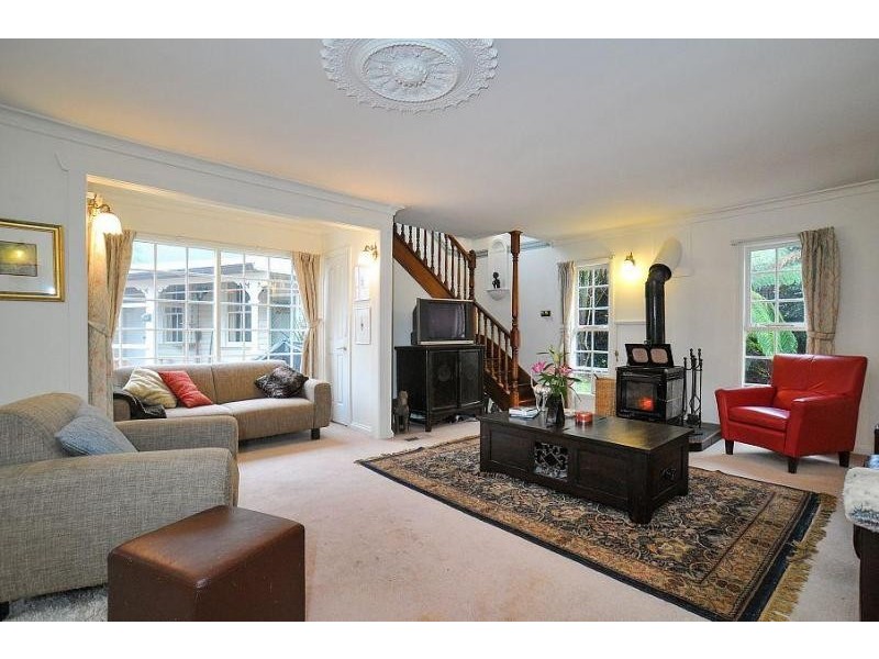 8 The Crescent, Sassafras VIC 3787