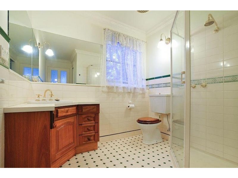 8 The Crescent, Sassafras VIC 3787