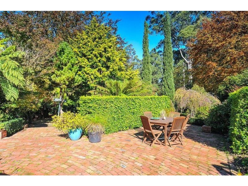 8 The Crescent, Sassafras VIC 3787