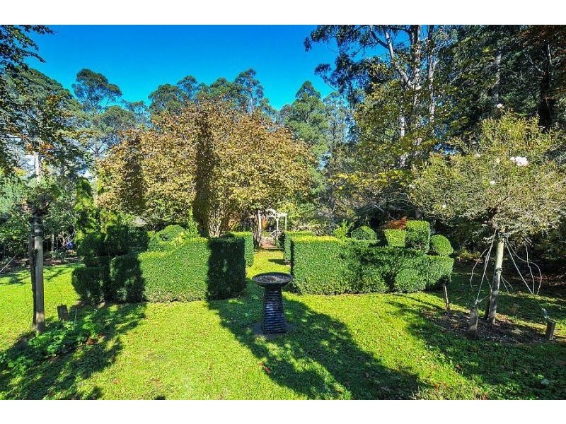 8 The Crescent, Sassafras VIC 3787