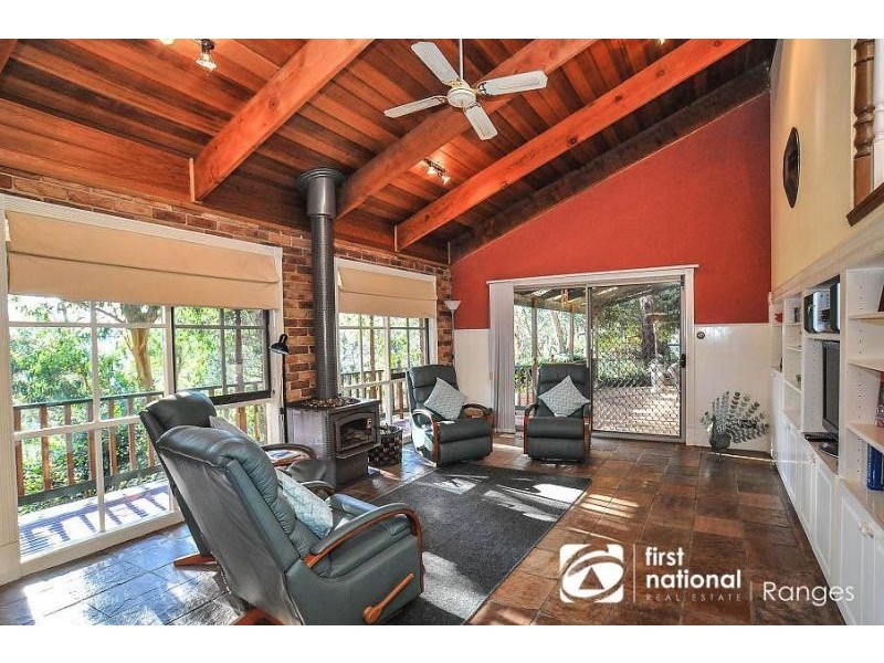 12 Waratah Avenue, Selby VIC 3159