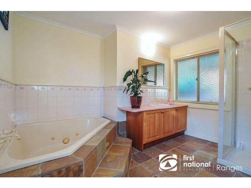 12 Waratah Avenue, Selby VIC 3159