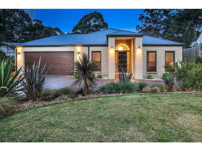 398 Glenfern Road, Upwey VIC 3158