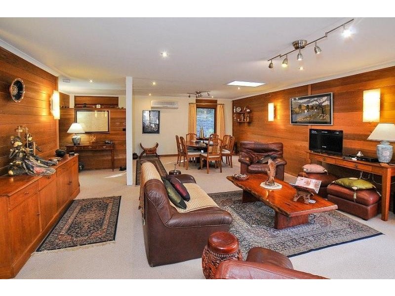 52 Thompson Road, Upwey VIC 3158