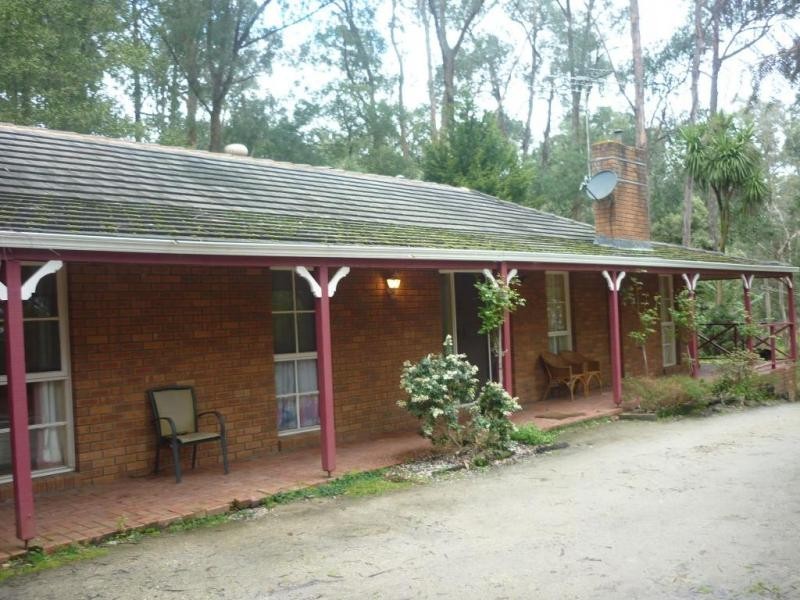 4 Nangana Street, Cockatoo VIC 3781