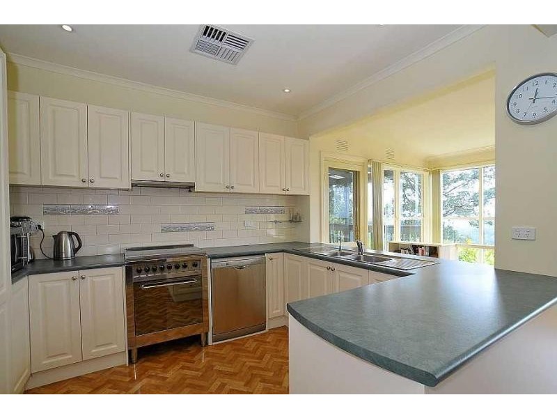 8 Locarno Avenue, Kallista VIC 3791