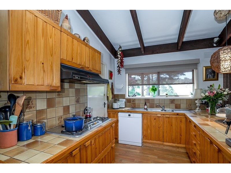 24 Glen Road, Belgrave Heights VIC 3160