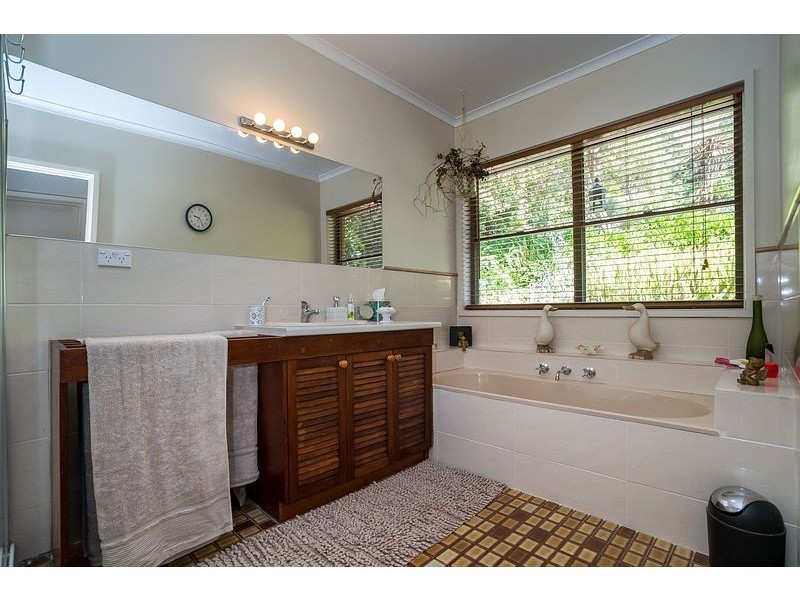 24 Glen Road, Belgrave Heights VIC 3160