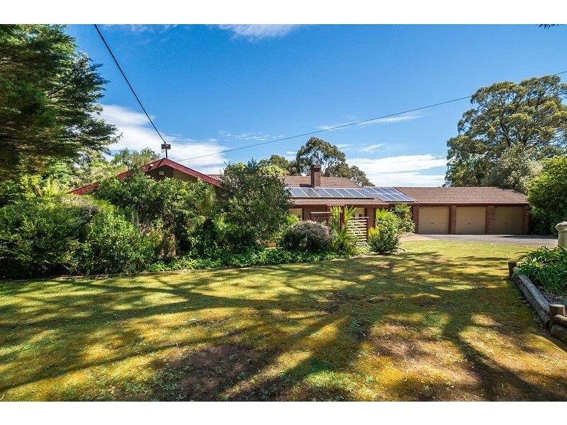 2 Andrew Court, Emerald VIC 3782