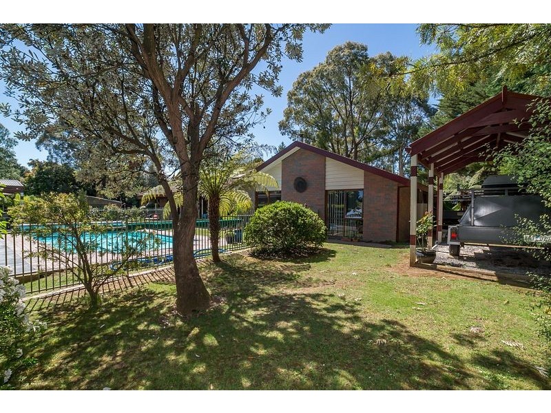 2 Andrew Court, Emerald VIC 3782